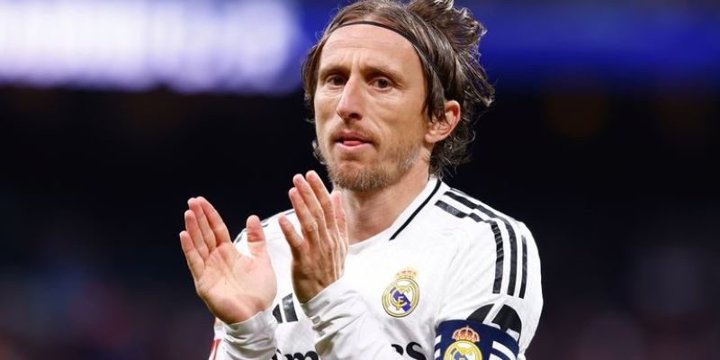 Modric trở thành huyền thoại của Real Madrid